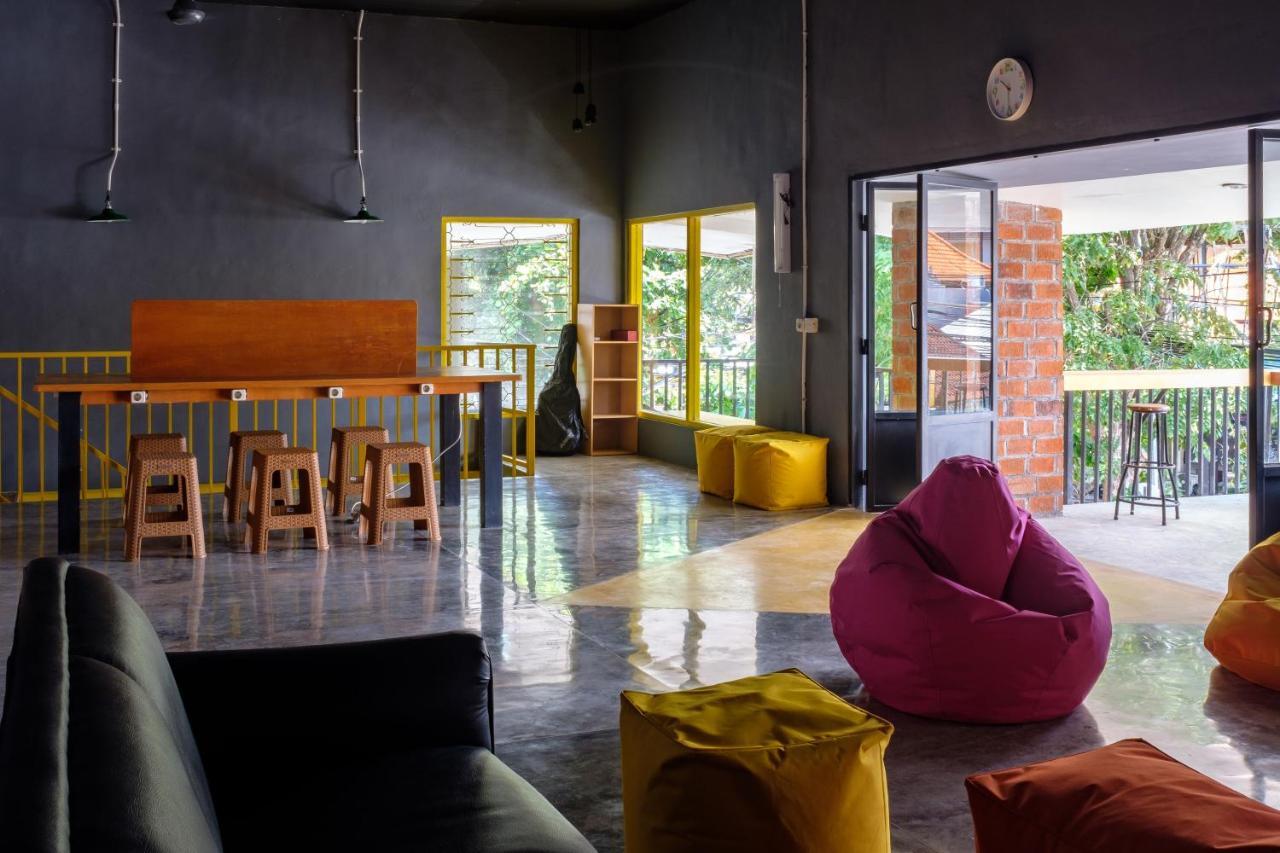 Kumpul Hostel Kuta Legian  Exterior photo